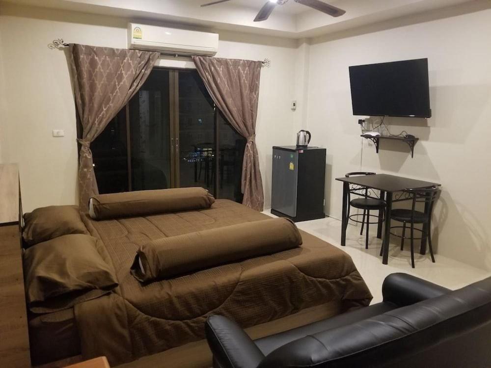 Bed and Breakfast The Main Event Паттайя Экстерьер фото